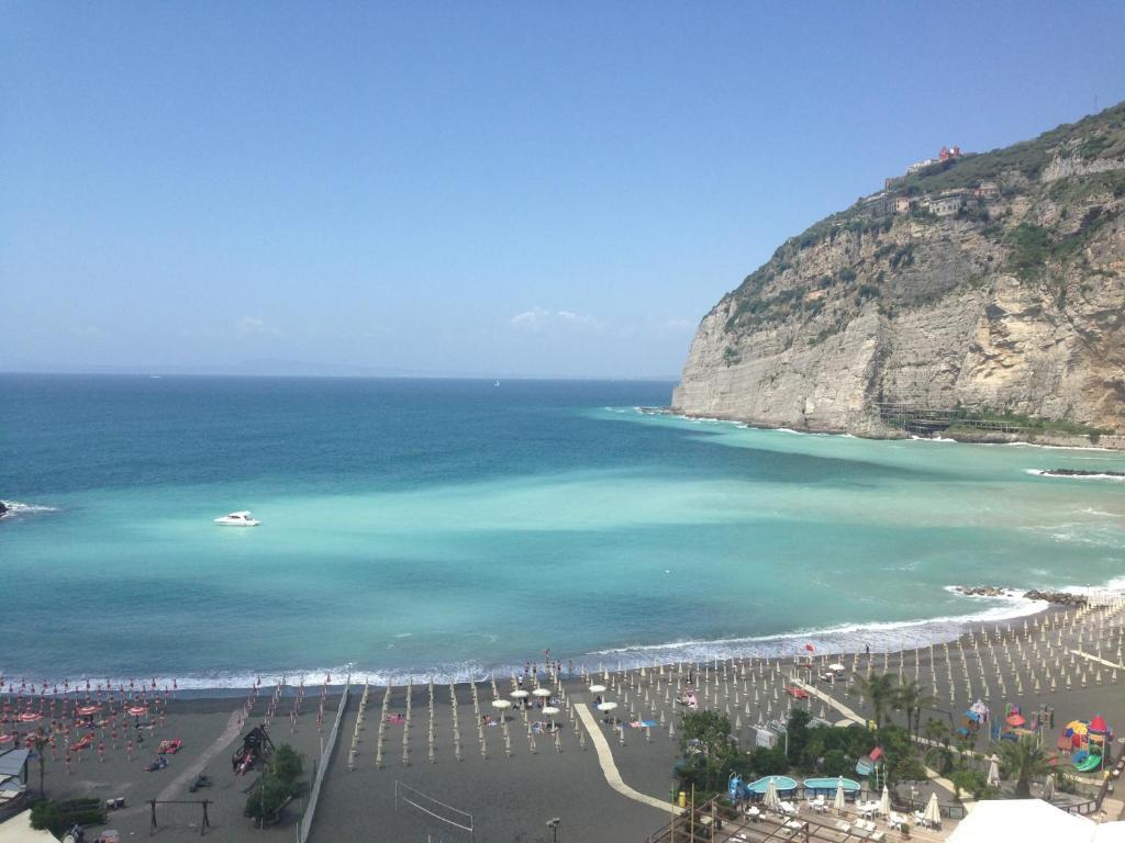 Laqua By The Sea Ξενοδοχείο Meta Εξωτερικό φωτογραφία